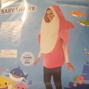 BNWT Mommy Shark Costume with sound